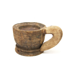 Świecznik drewniany w starym stylu z uchem L